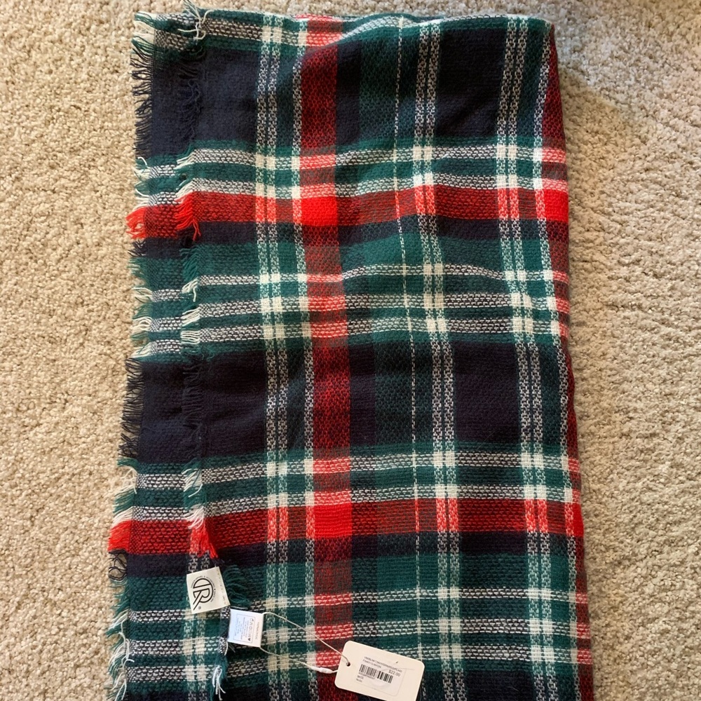 NWT Plaid Scarf/Wrap